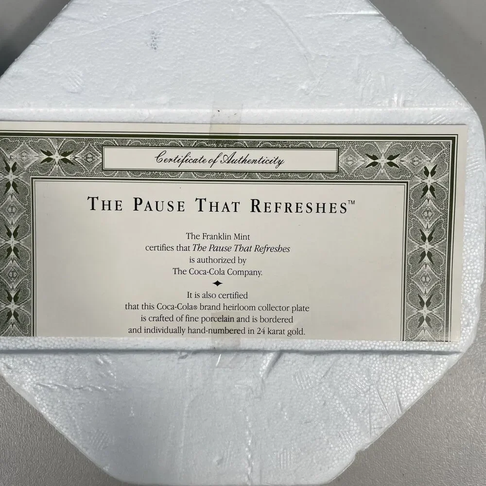 1993 The Franklin Mint “The Pause That Refreshes” Santa Holiday Coca-Cola Plate